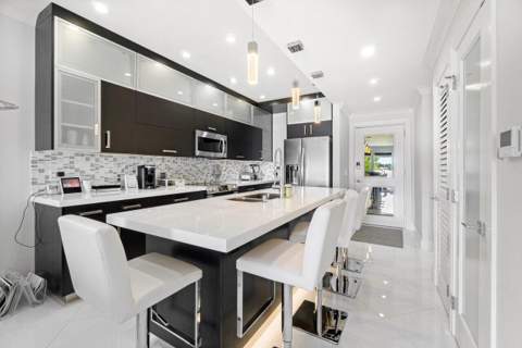 324 N Lake Drive, Lantana FL - photo 13 of 45