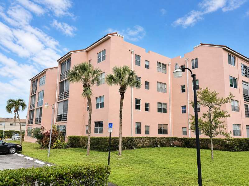 1 bedroom Condominium at 2841 Somerset Drive #107, Somerset No 4 Condo, Lauderdale Lakes — photo 1