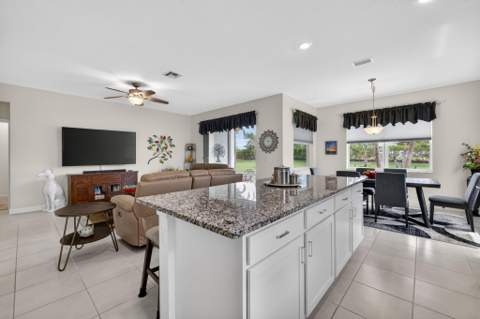 7697 NW Greenbank Circle, Port St. Lucie FL - photo 10 of 22
