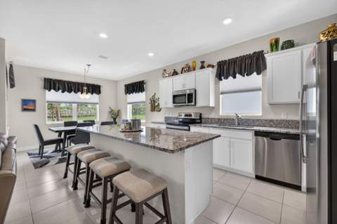7697 NW Greenbank Circle, Port St. Lucie FL - photo 8 of 22