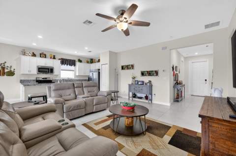 7697 NW Greenbank Circle, Port St. Lucie FL - photo 7 of 22