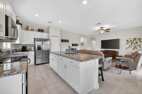 7697 NW Greenbank Circle, Port St. Lucie FL - photo 11 of 22