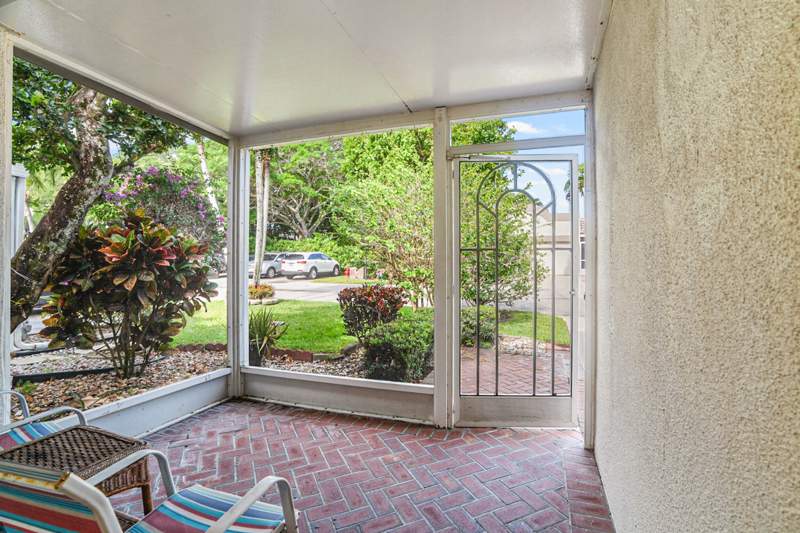 2 bedroom Villa at 18900 Stewart Circle #7, Town Villas, Boca Raton — photo 4