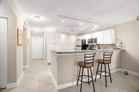 18900 Stewart Circle #7, Boca Raton FL - photo 8 of 38