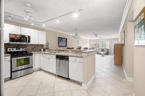 18900 Stewart Circle #7, Boca Raton FL - photo 7 of 38
