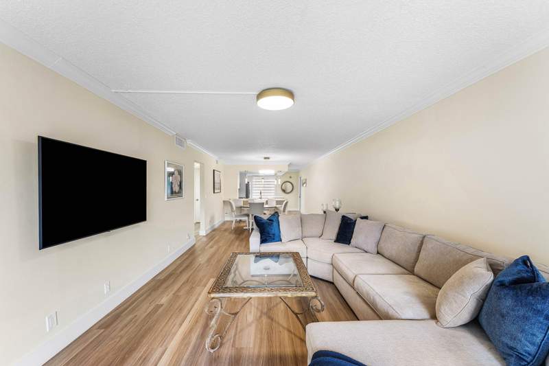 2 bedroom Condominium at 1019 Guildford B, Century Village, Boca Raton — photo 2