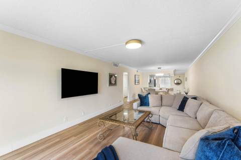 1019 Guildford B, Boca Raton FL - photo 14 of 38