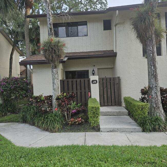 2 bedroom Condominium at 7620 NW 79th Avenue #J8, Bonaire Village At Woodmont, Tamarac — photo 1