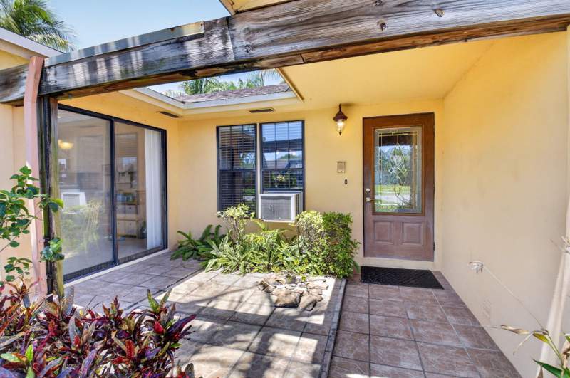 4 bedroom Single Family Residence at 9389 Longmeadow Circle, Woodside 2, Boynton Beach — photo 5