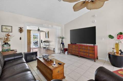 9389 Longmeadow Circle, Boynton Beach FL - photo 9 of 35