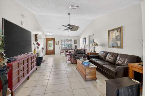 9389 Longmeadow Circle, Boynton Beach FL - photo 10 of 35