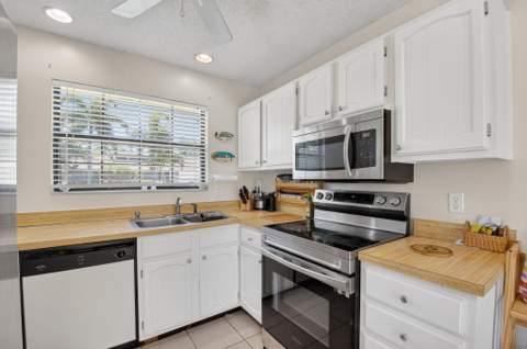 9389 Longmeadow Circle, Boynton Beach FL - photo 18 of 35