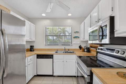 9389 Longmeadow Circle, Boynton Beach FL - photo 19 of 35