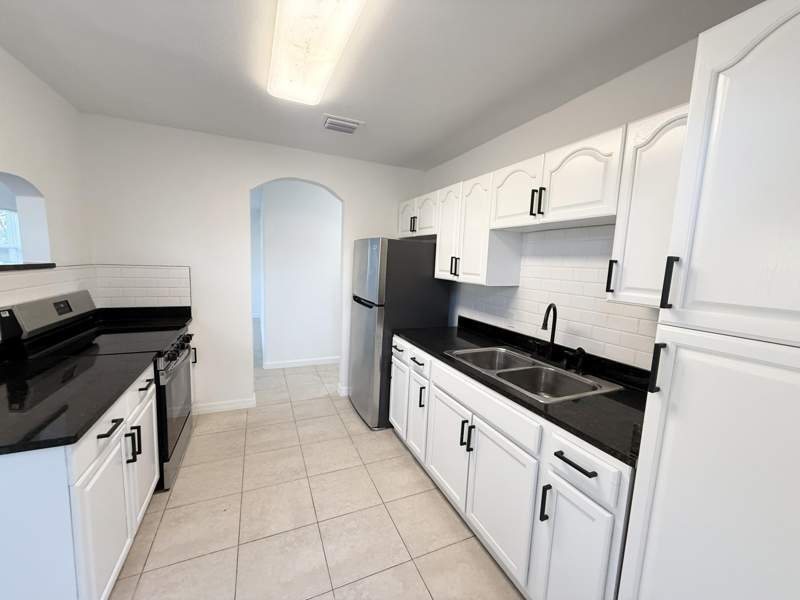 4 bedroom Single Family Residence at 912 SE Tarpon Avenue, Ruff'S Little Dixie, Stuart — photo 4
