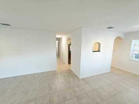912 SE Tarpon Avenue, Stuart FL - photo 11 of 31