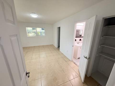 912 SE Tarpon Avenue, Stuart FL - photo 18 of 31