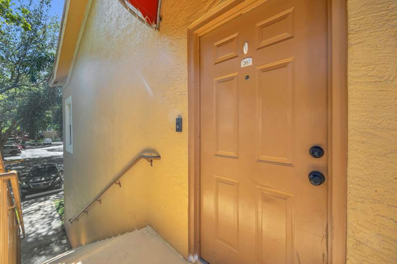 2 bedroom Condominium at 4241 San Marino Boulevard #207, Emerald Isle At Laguna Lakes Condo, West Palm Beach — photo 2