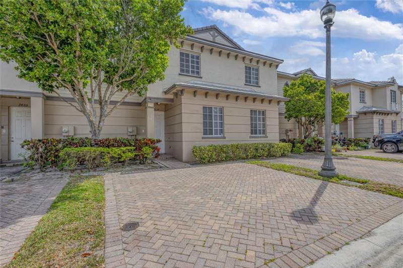 3 bedroom Townhouse at 2037 Nassau Drive #2037, March Harbour, Riviera Beach — photo 2