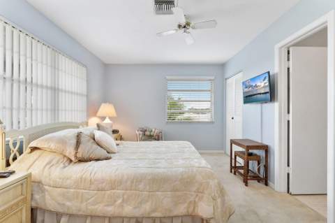 2401 Del-aire Boulevard #201, Delray Beach FL - photo 14 of 32