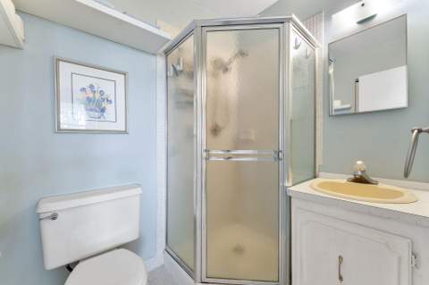 2401 Del-aire Boulevard #201, Delray Beach FL - photo 16 of 32