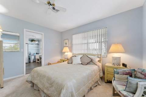 2401 Del-aire Boulevard #201, Delray Beach FL - photo 17 of 32