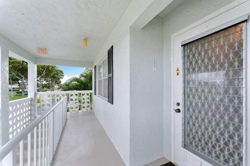 2 bedroom Condominium at 2401 Del-aire Boulevard #201, Pines Of Delray Condo, Delray Beach — photo 2