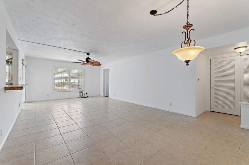 2 bedroom Condominium at 5570 Tamberlane Circle #131, Tamberlane 4 Condo, Palm Beach Gardens — photo 5
