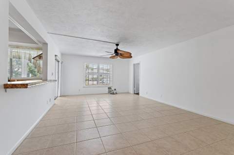 5570 Tamberlane Circle #131, Palm Beach Gardens FL - photo 6 of 33