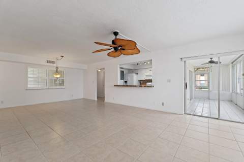5570 Tamberlane Circle #131, Palm Beach Gardens FL - photo 9 of 33