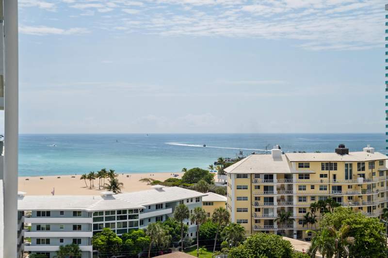 1 bedroom Stock Cooperative at 1900 S Ocean Drive #1006, Breakwater Towers Co-Op, Fort Lauderdale — photo 3