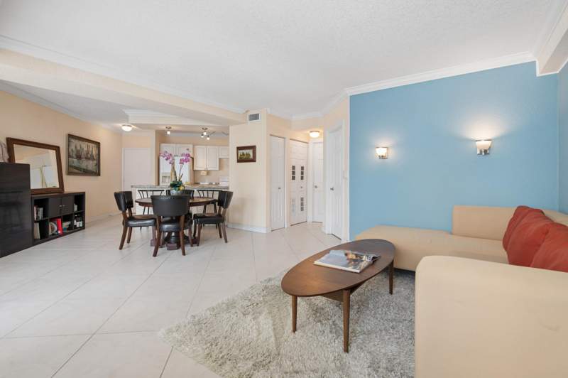 1 bedroom Stock Cooperative at 1900 S Ocean Drive #1006, Breakwater Towers Co-Op, Fort Lauderdale — photo 5