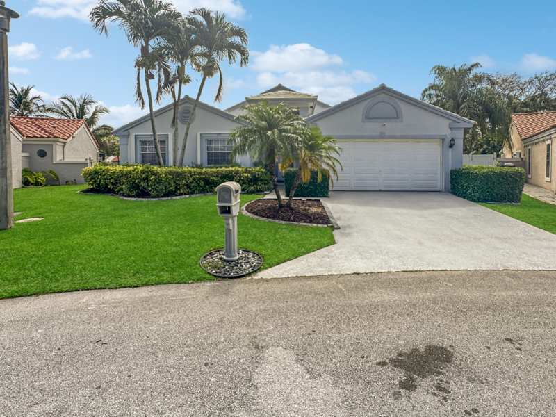3 bedroom Single Family Residence at 180 NW 47th Avenue, Coquina Lakes, Deerfield Beach — photo 1