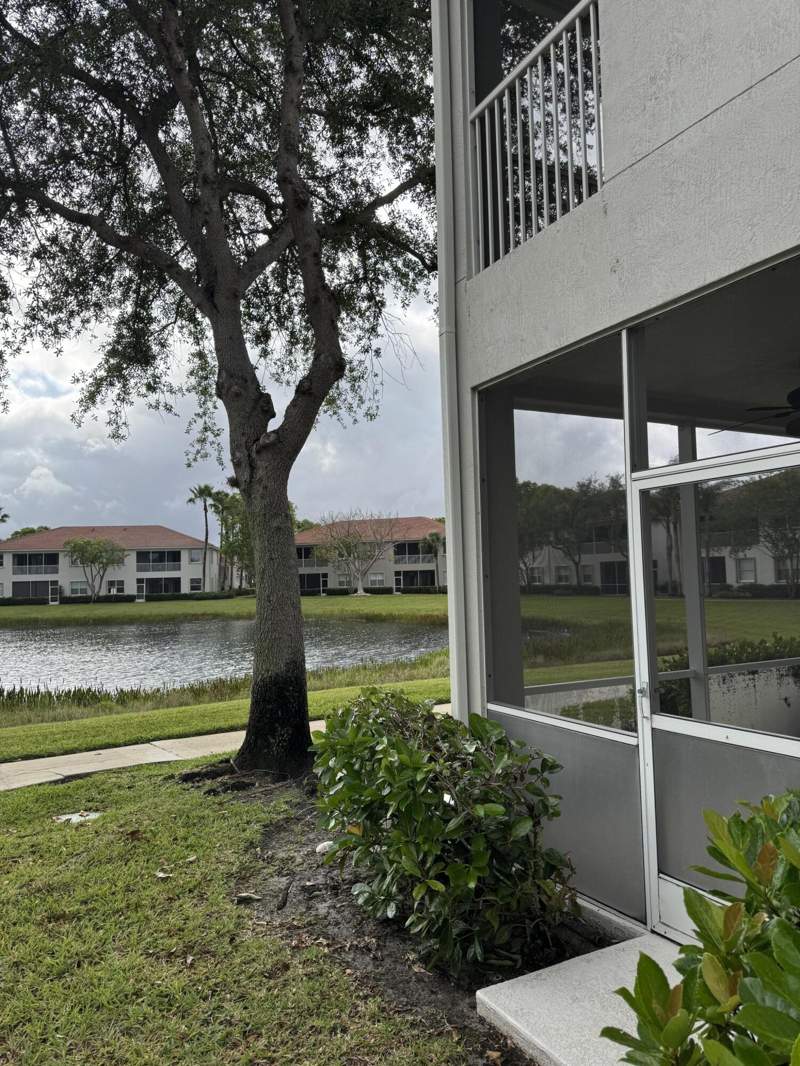 3 bedroom Condominium at 2140 Wingate Bend, Mayfair At Wellington, Wellington — photo 2