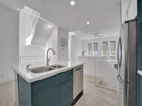 703 SE 16th Court, Fort Lauderdale FL - photo 8 of 36