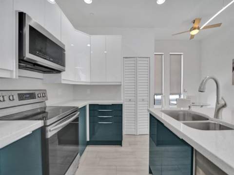 703 SE 16th Court, Fort Lauderdale FL - photo 9 of 36