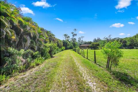 1814 A Road, Loxahatchee Groves FL - photo 14 of 44