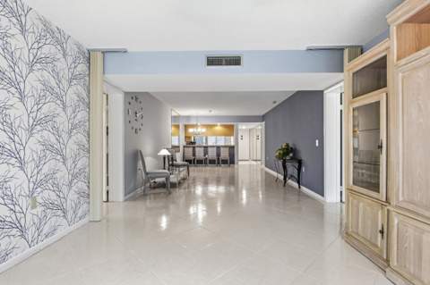 6145 Balboa Circle #103, Boca Raton FL - photo 8 of 31