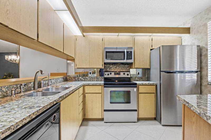 2 bedroom Condominium at 6145 Balboa Circle #103, Whitehall Condo At Camino Real, Boca Raton — photo 4