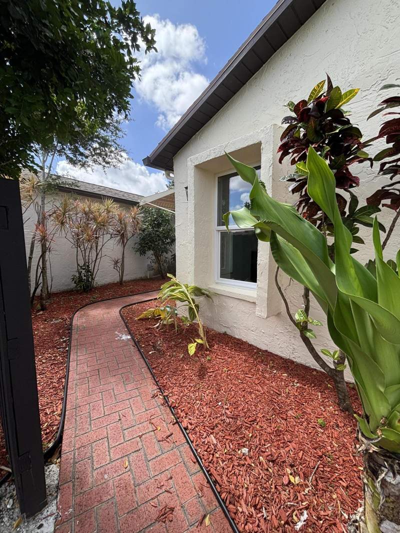 2 bedroom Single Family Residence at 5430 Mirror Lakes Boulevard, Mirror Lakes 2, Boynton Beach — photo 3