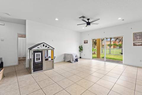 5827 Gypsum Place, West Palm Beach FL - photo 9 of 28