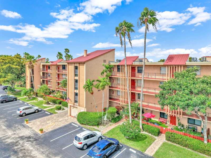 2 bedroom Condominium at 363 N Rock Island Road #205, Palm Lakes Condo, Margate — photo 1
