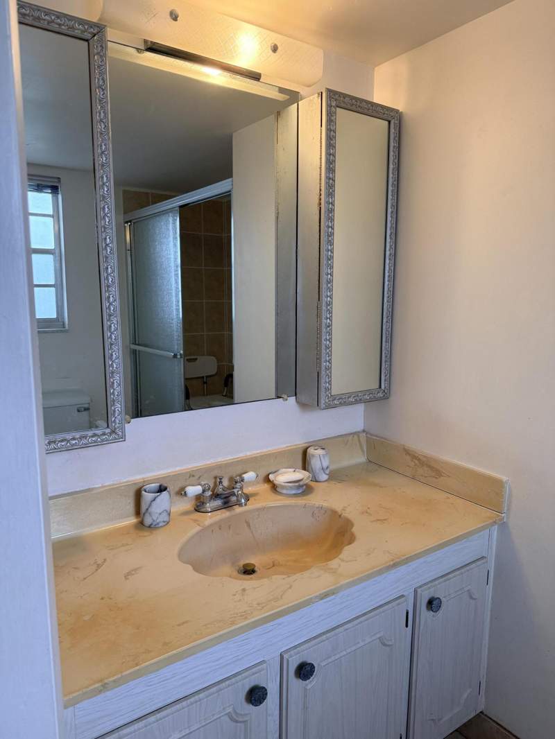 2 bedroom Condominium at 3836 Via Poinciana #306, Poinciana Place Condo 1,2,8 And 9, Lake Worth — photo 5