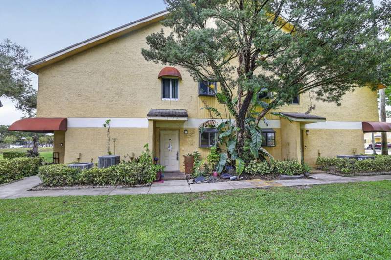 2 bedroom Condominium at 3041 N Oakland Forest Drive #103, Oakland Forest Club Condo, Oakland Park — photo 2