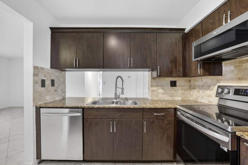 2 bedroom Condominium at 3041 N Oakland Forest Drive #103, Oakland Forest Club Condo, Oakland Park — photo 4