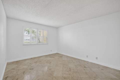 3041 N Oakland Forest Drive #103, Oakland Park FL - photo 15 of 27