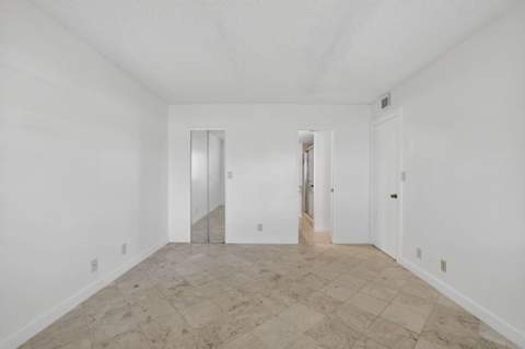 3041 N Oakland Forest Drive #103, Oakland Park FL - photo 16 of 27