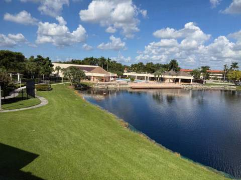 2950 Sunrise Lakes Drive #305, Sunrise FL - photo 6 of 15