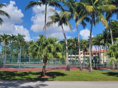 2950 Sunrise Lakes Drive #305, Sunrise FL - photo 9 of 15