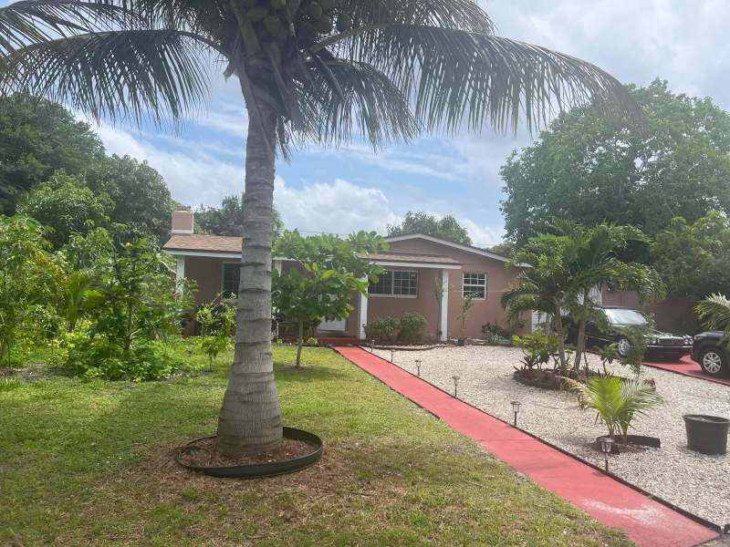 3 bedroom Single Family Residence at 1026 Hansen Street, Ridge Crest, West Palm Beach — photo 2
