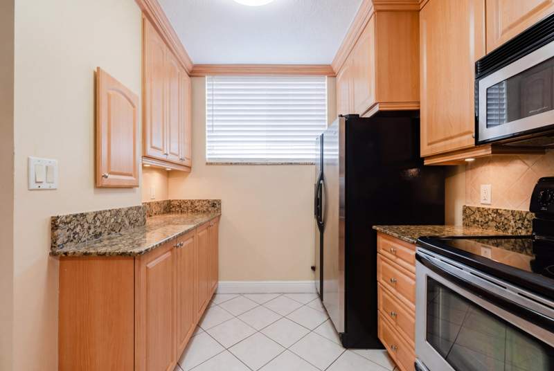 2 bedroom Condominium at 109 Lake Emerald Drive #Apt 104, Lake Emerald Condominium No One, Oakland Park — photo 3
